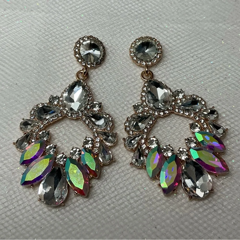 💖 Iridescent Aurora Borealis Crystal Drop Earrings